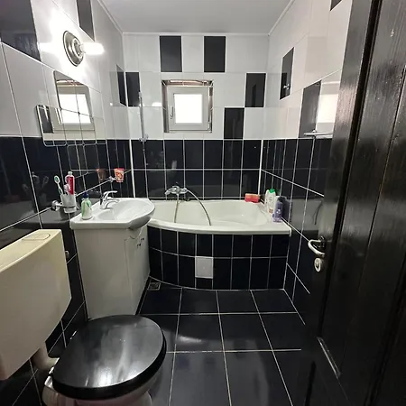 Black&red - Faleza Nord Apartment